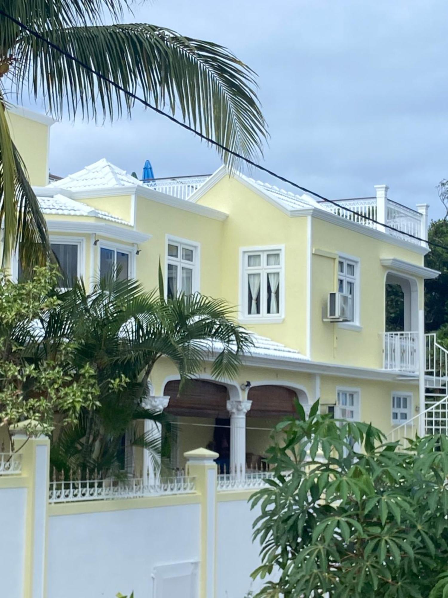 Villa Bella Charming Beachfront Guesthouse Blue Bay Exterior foto