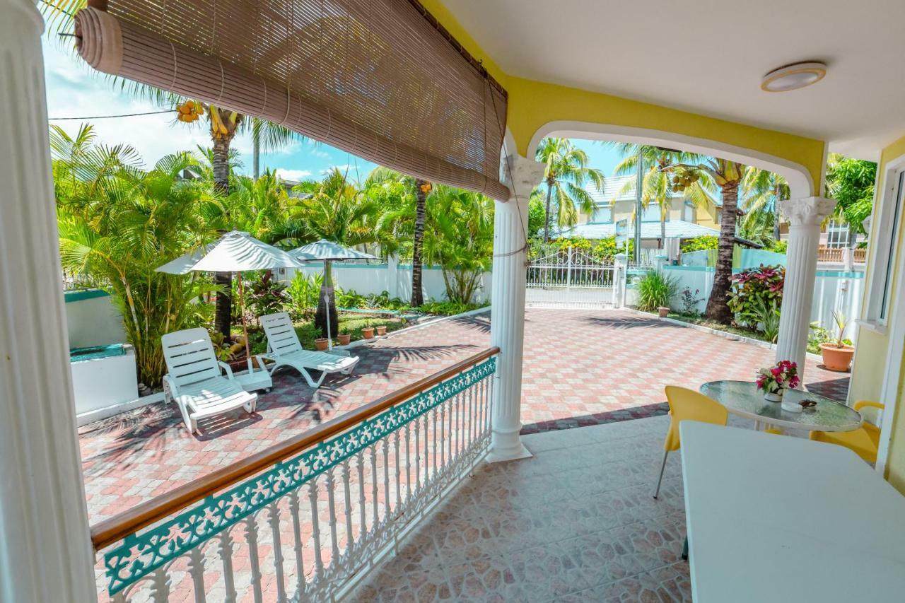 Villa Bella Charming Beachfront Guesthouse Blue Bay Exterior foto