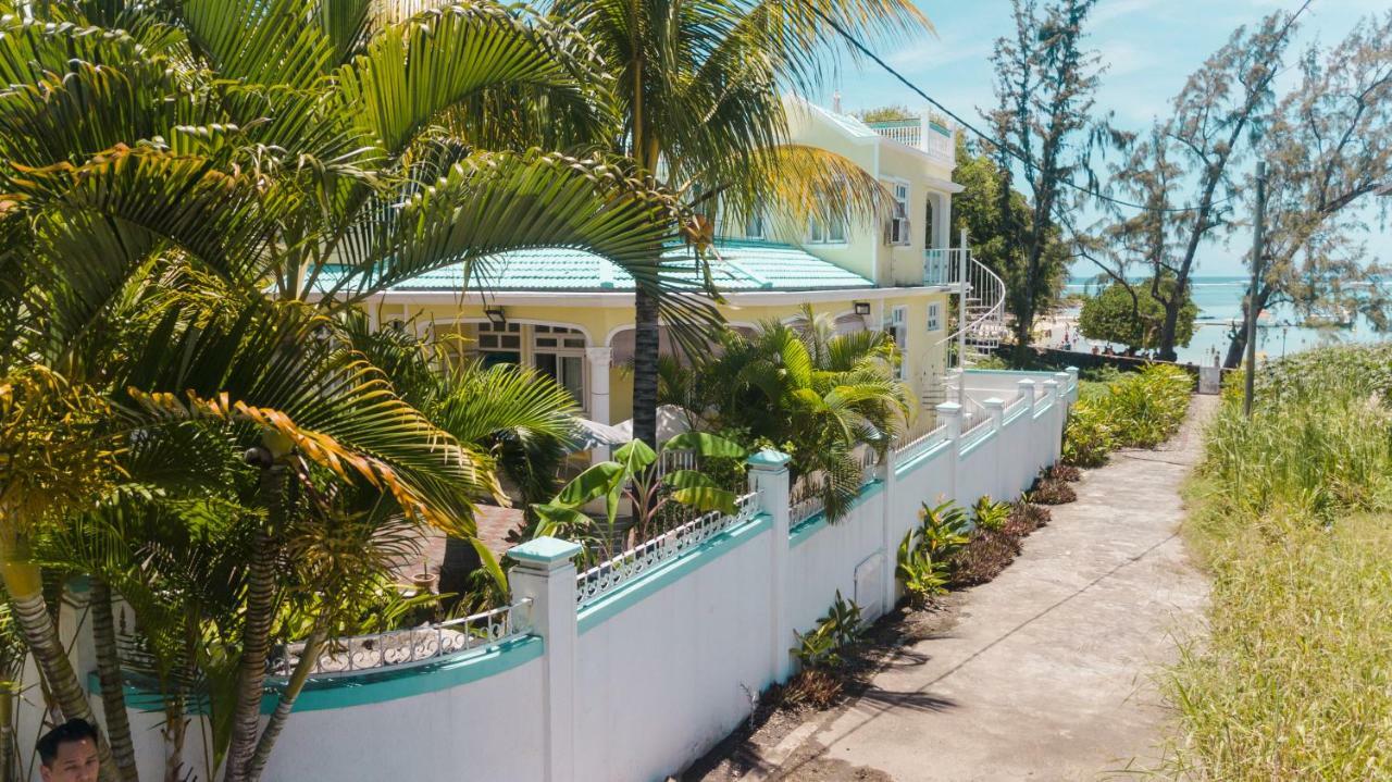 Villa Bella Charming Beachfront Guesthouse Blue Bay Exterior foto